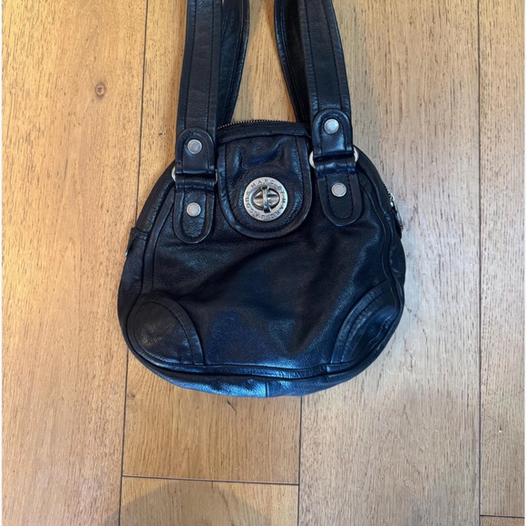 Marc Jacobs Handbags - ISO Marc Jacobs Black or brown  Shoulder Bag totally turnlock vintage